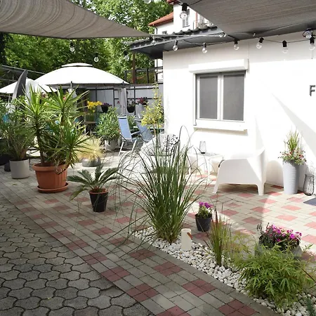 Kertesz Vendeghaz Apartment *