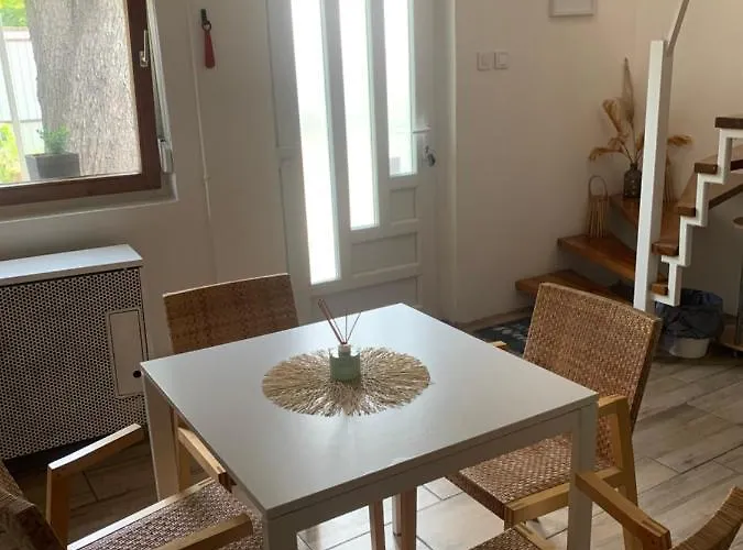 Kertesz Vendeghaz Apartament *